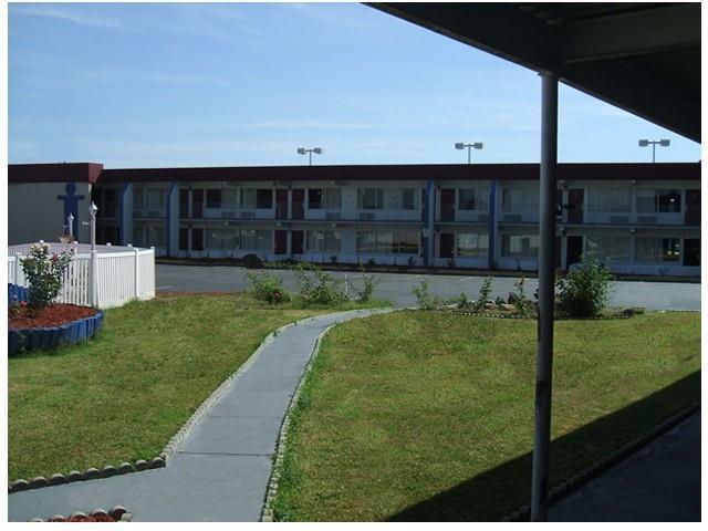 Motel 6 Burlington Exterior foto